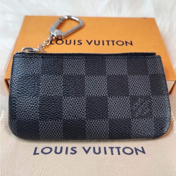 đź–¤LOUIS VUITTON DAMIER GRAPHITE KEY POUCH đź–¤ - Picture 3 of 11